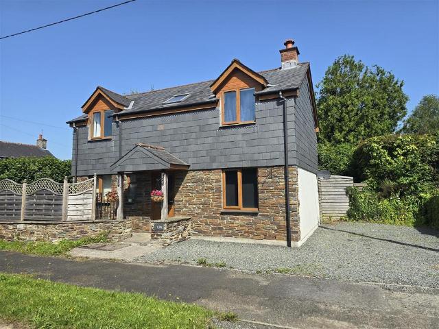 House for sale in Weir Quay, Devon