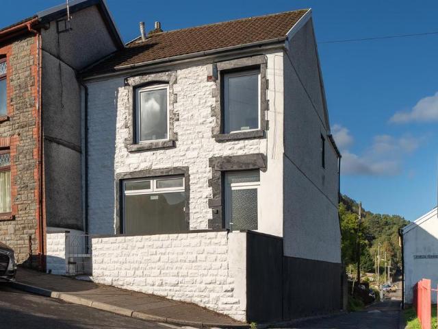 House for sale in Llwyn-y-pia, Tonypandy
