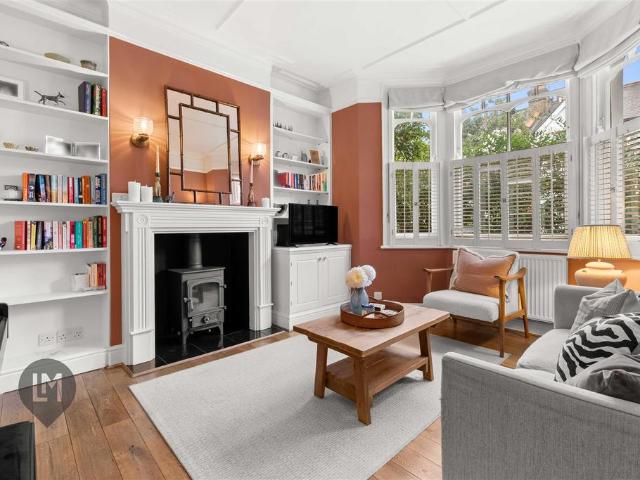 House for sale in Summerstown, Greater London