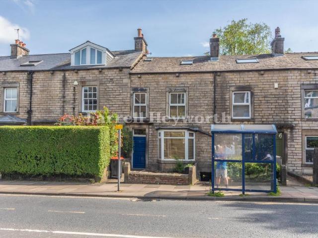 House for sale in Greaves, Bare
