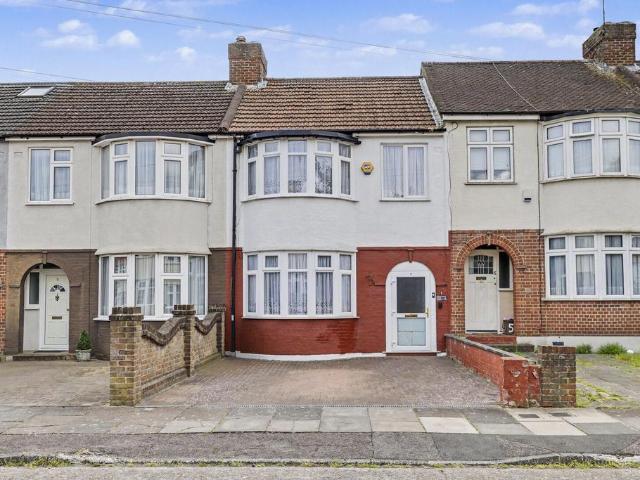 House for sale in Ponders End, Greater London