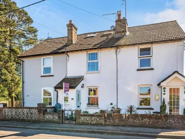 House for sale in Pachesham Park, Surrey