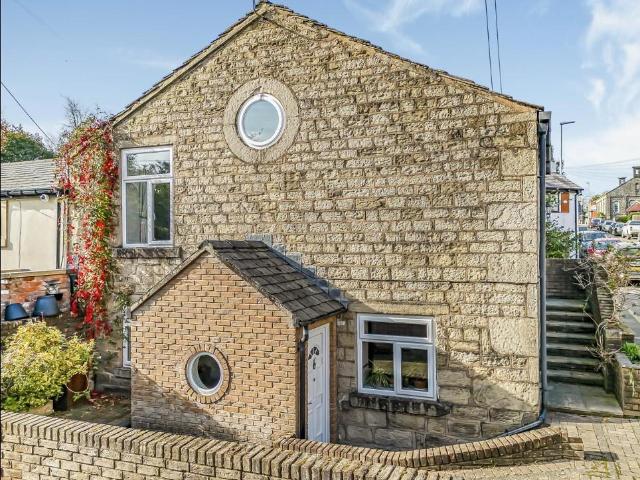 House for sale in Hazelhurst, Bury