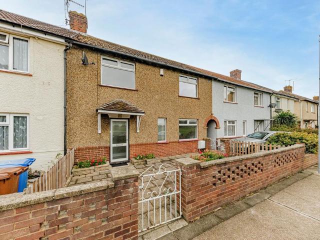 House for sale in Oad Street, Kent