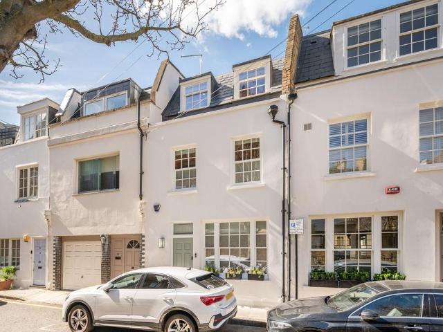 House for sale in Brompton, Greater London