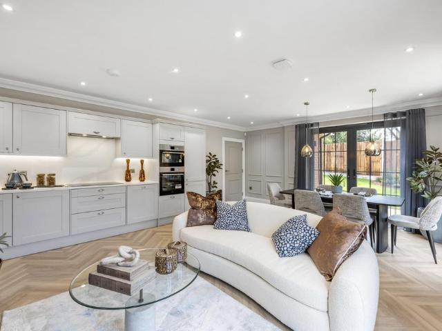 House for sale in Tyttenhanger, Five Acres