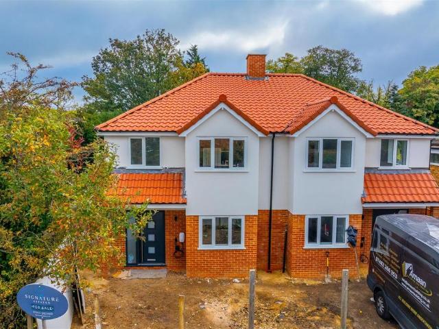House for sale in North Watford, Hertfordshire
