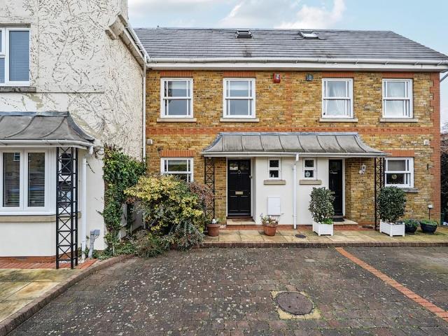 House for sale in Blackhills, Surrey