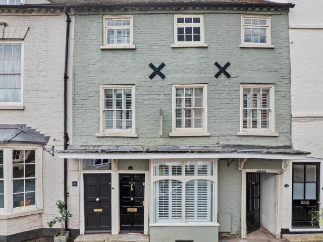 House for sale in Crookhill, Worcestershire