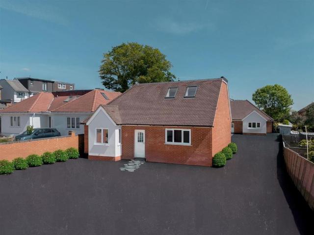 Bungalow for sale in Fairlop, Greater London