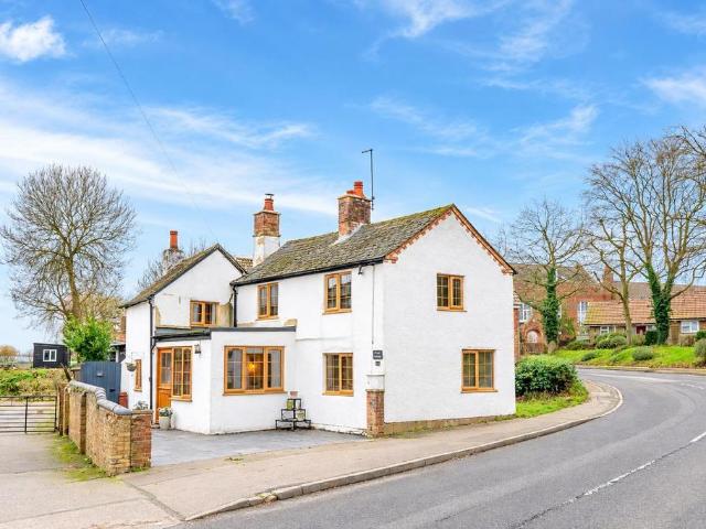 House for sale in Tebworth, Bedfordshire