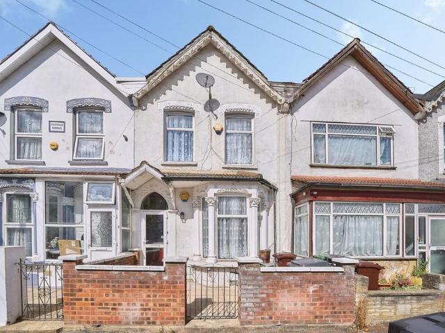 House for sale in London Borough of Waltham Forest, Greater London