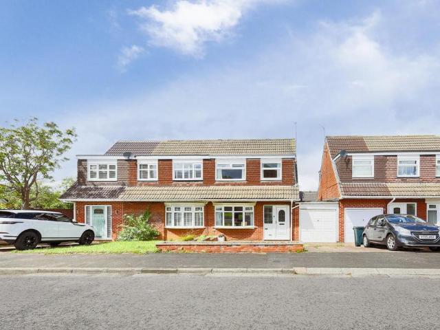House for sale in Kingston Park, Newcastle Upon Tyne