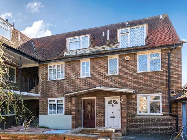 House for sale in Elephant and Castle, Greater London