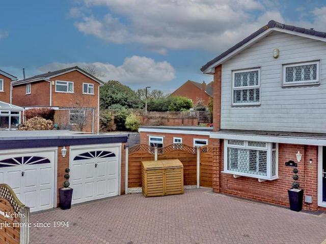 House for sale in Landywood, Great Chatwell