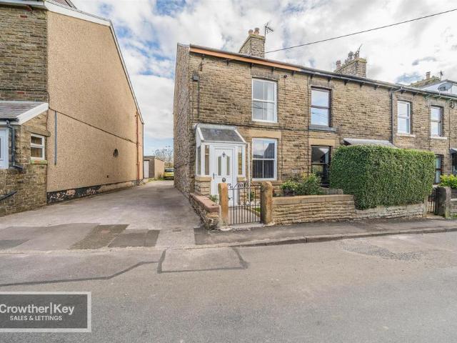 House for sale in Charlesworth, East Midlands
