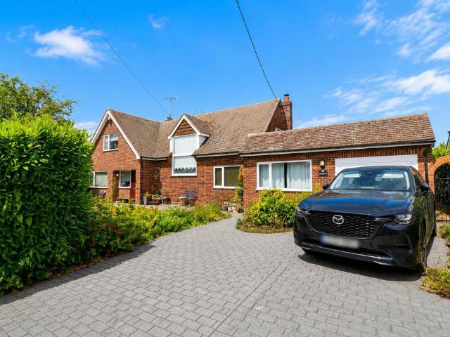 House for sale in Chipping Hill, Essex