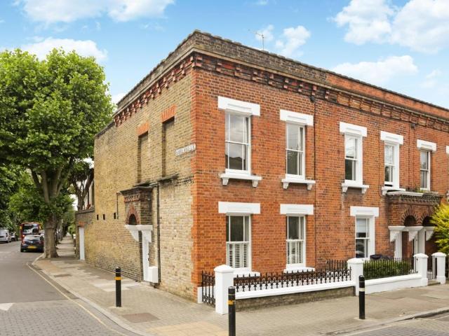 House for sale in Clapham Junction, Greater London