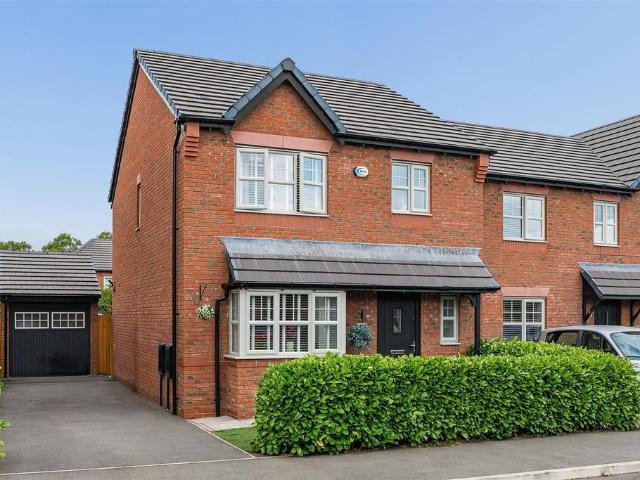 House for sale in Oughtrington, Warrington