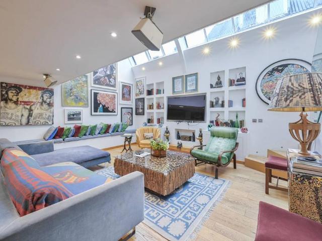 House for sale in Brompton, Greater London