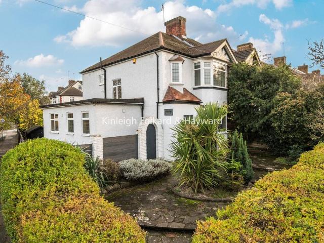 House for sale in New Southgate, Greater London