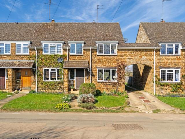 House for sale in Evershot, Oxfordshire