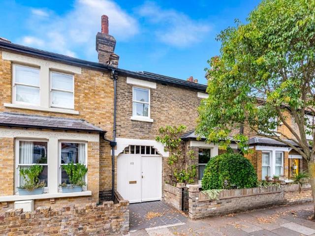 House for sale in London Borough of Ealing, Hanwell