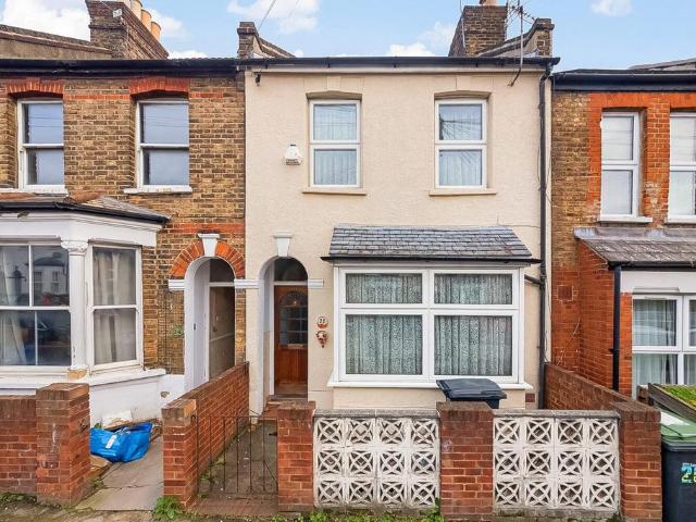 House for sale in London Borough of Lewisham, Lower Sydenham
