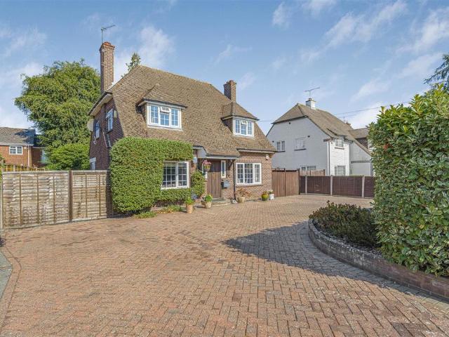 House for sale in Holyport, Bray