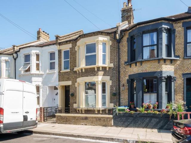 House for sale in Camberwell, Greater London