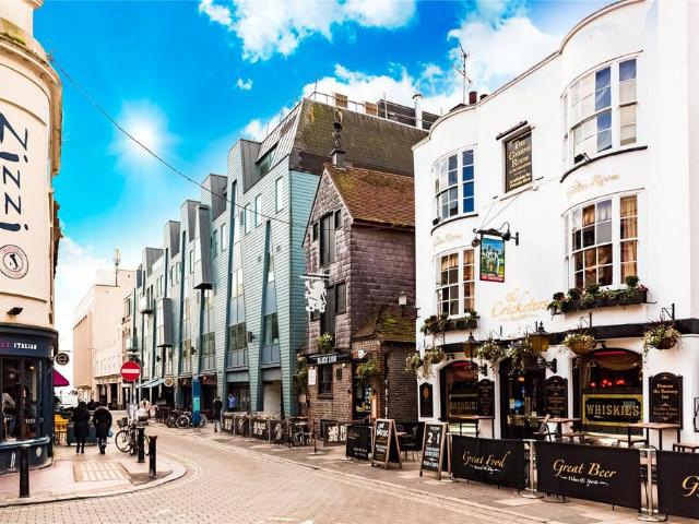 House for sale in Round Hill, Brighton & Hove