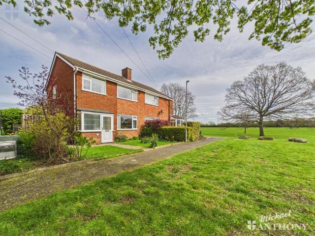 House for sale in Bedgrove, Aylesbury