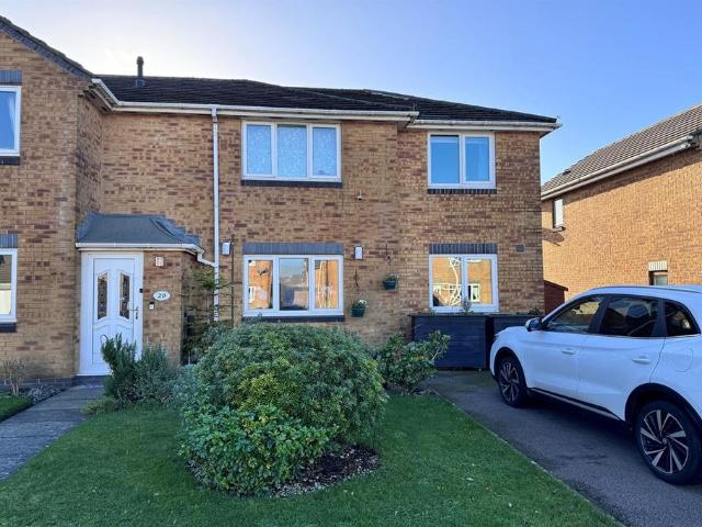 House for sale in Charlesworth, East Midlands