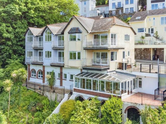 Flat for sale in Strode, Devon