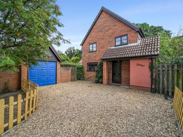 House for sale in Chelmondiston, Suffolk