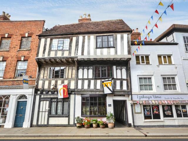 House for sale in Priors Park, Tewkesbury