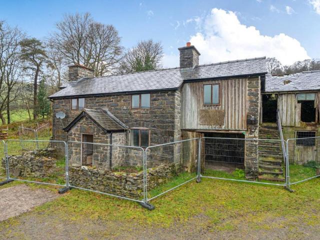 House for sale in Llanwddyn, Wales