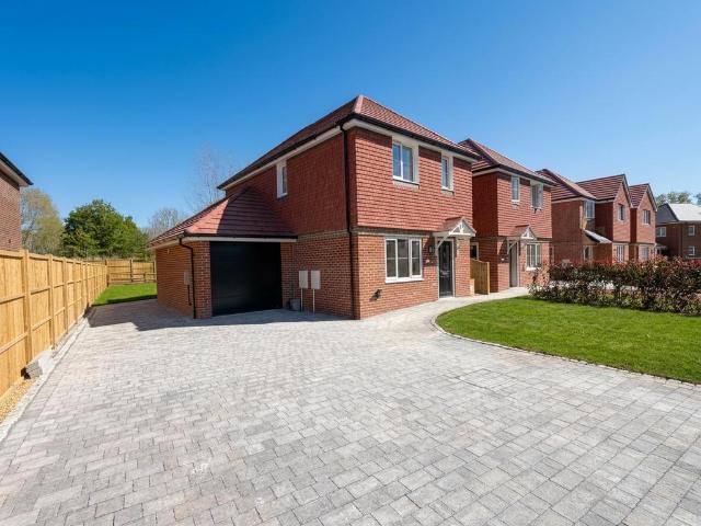House for sale in Littlecote, West Sussex