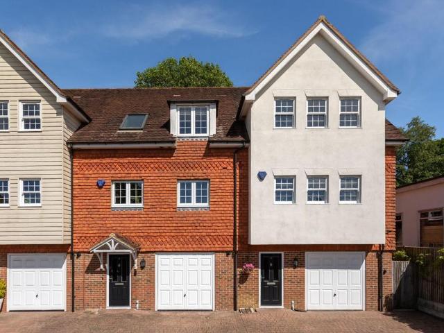 House for sale in Horsham, West Sussex