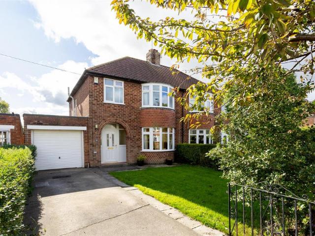 House for sale in High Field, York