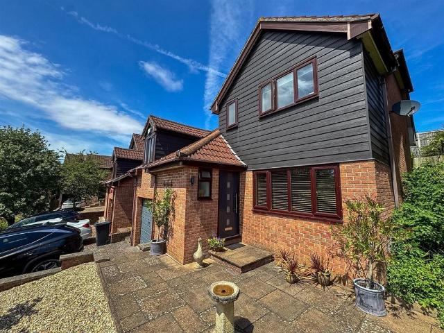 House for sale in Worle, Weston-super-mare