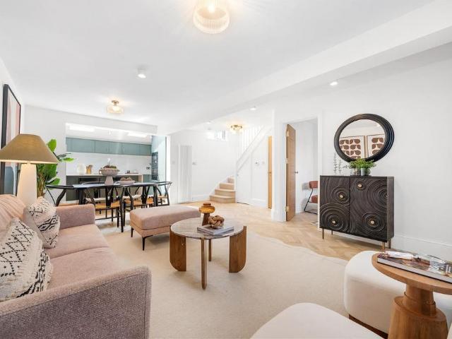 House for sale in Streatham Hill, Greater London