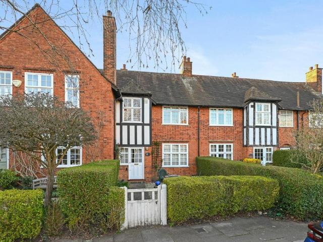 House for sale in London Borough of Ealing, Cat Hill