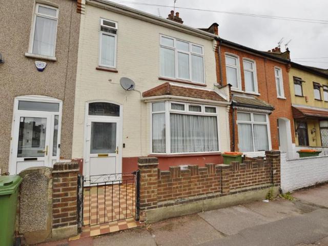 House for sale in Little Ilford, Greater London