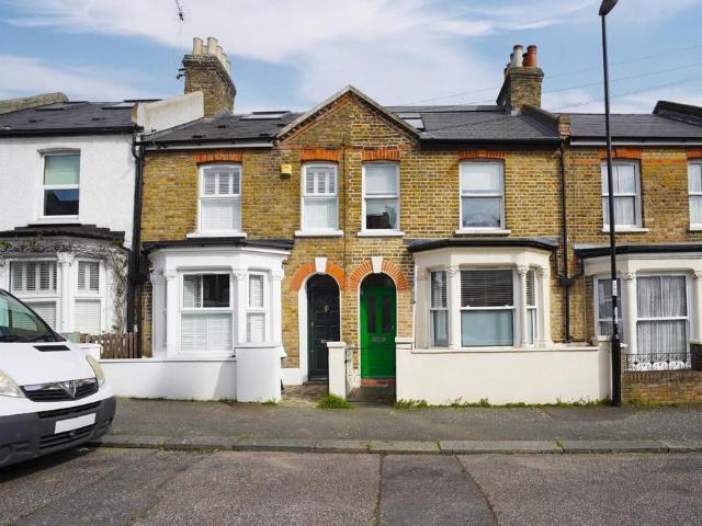 House for sale in London Borough of Lewisham, Lower Sydenham