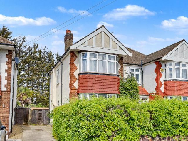 House for sale in Freezywater, Greater London
