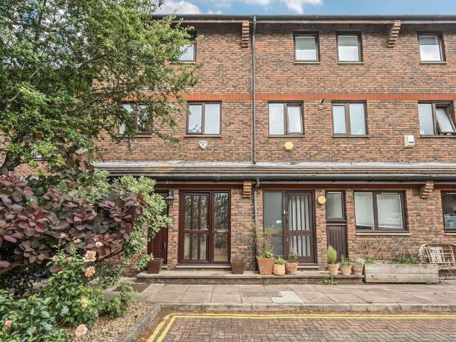House for sale in Fulham, Sands End
