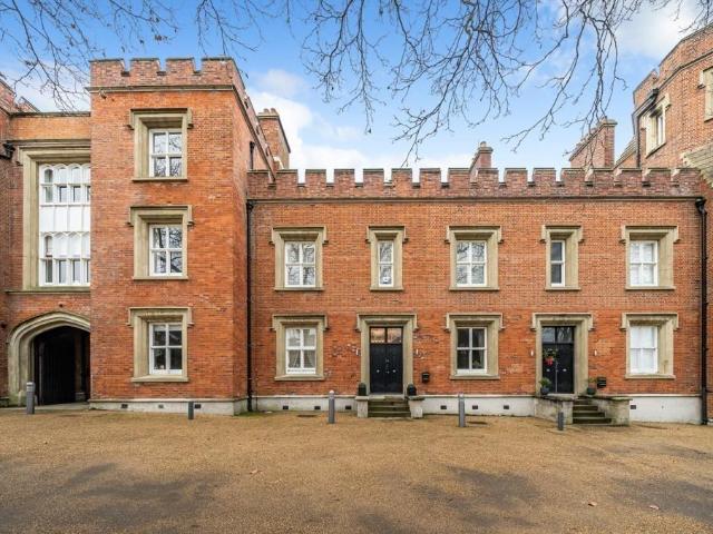 House for sale in The Academy, Greater London
