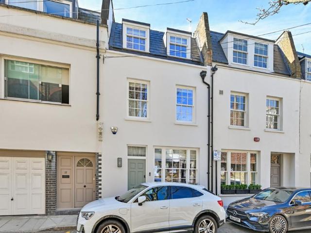 House for sale in Brompton, Greater London