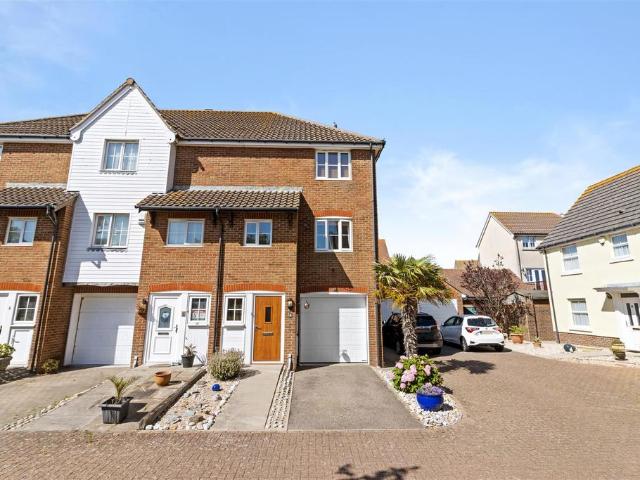 House for sale in Sovereign Harbour, Eastbourne